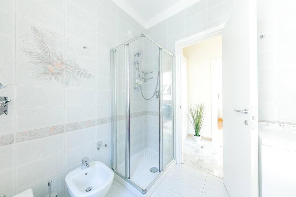 Navigli - Downtown - Duomo Spacious Two Bedroom Apartment - Close To Metro - Ac - Wi-Fi Milan Exterior photo