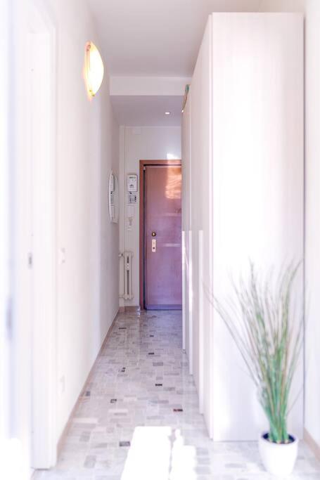 Navigli - Downtown - Duomo Spacious Two Bedroom Apartment - Close To Metro - Ac - Wi-Fi Milan Exterior photo